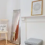 4 Bedroom House With Garden