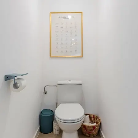 4 Bedroom House With Garden ماركب-ان-باروئيل