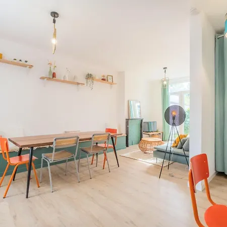 Guest house 4 Bedroom House With Garden 4*