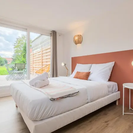 4 Bedroom House With Garden *